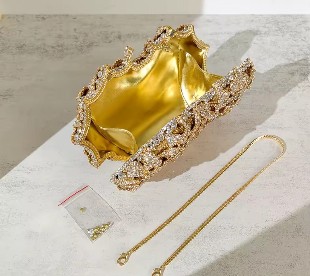 SVE ROSE CRYSTAL CLUTCH PURSE